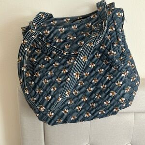 Vera Bradley been hand bag